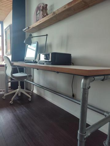 Buro,bureau,eettafel industrieel,kantoortafel, vergadertafel beschikbaar voor biedingen