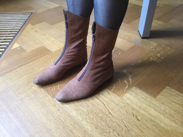 Linea Kristelle - bruin suède laarsjes, Kleding | Dames, Schoenen, Zo goed als nieuw, Bruin, Ophalen of Verzenden