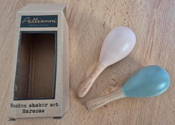 Houten shaker / sambaballen set beschikbaar voor biedingen