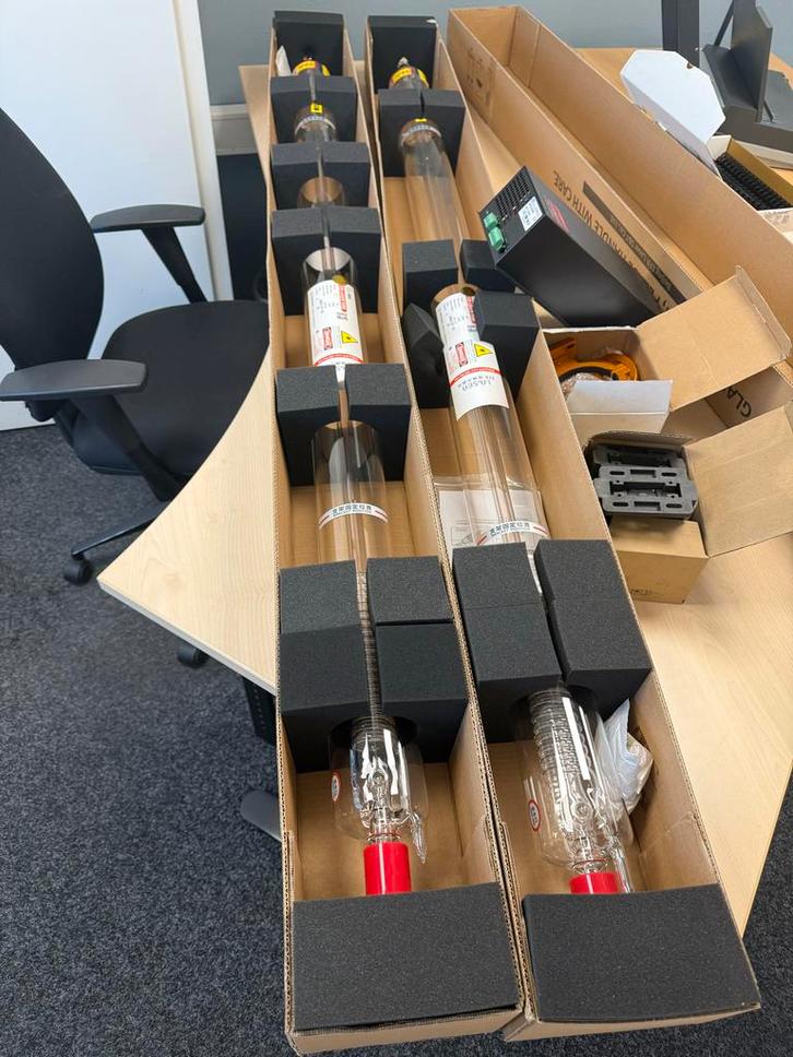 Laserbuis 180W Lasea X8 + Voeding & Beugels, Zakelijke goederen, Machines en Bouw | Industrie en Techniek, Ophalen