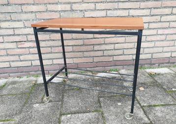 Retro/ Vintage jaren 60 TV tafeltje beschikbaar voor biedingen