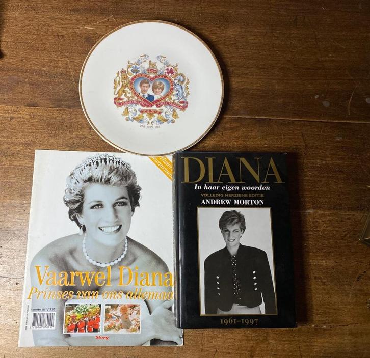 Lady Diana & Charles, herinneringsbord, 1981, Verzamelen, Koninklijk Huis en Royalty, Gebruikt, Servies, Buitenland, Ophalen of Verzenden
