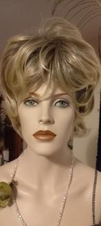 Blonde in laagjes geknipte pruik, Ophalen of Verzenden, Nieuw, Pruik of Haarverlenging