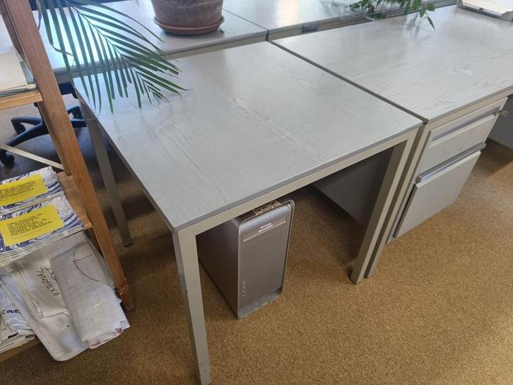 Metalen tafeltjes, Huis en Inrichting, Bureaus, Gebruikt, Bureau, Ophalen