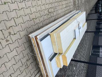 Sandwichpanelen gratis beschikbaar voor biedingen