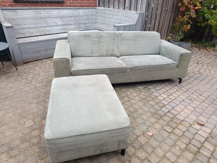 GRATIS af te halen! 2 zits met hocker, Huis en Inrichting, Banken | Bankstellen, Gebruikt, 200 tot 250 cm, 75 tot 100 cm, Ophalen of Verzenden