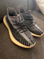 Yeezy Boost 350 V2 Carbon 38, Ophalen of Verzenden, Gedragen, Zwart