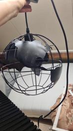 Lamp en wereldbol., Huis en Inrichting, Lampen | Hanglampen, Ophalen, Zo goed als nieuw, Minder dan 50 cm