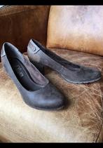 Taupe / bruine leren pumps St. Oliver maat 39 Hak is 6,5 cm., Ophalen of Verzenden, Zo goed als nieuw, Bruin