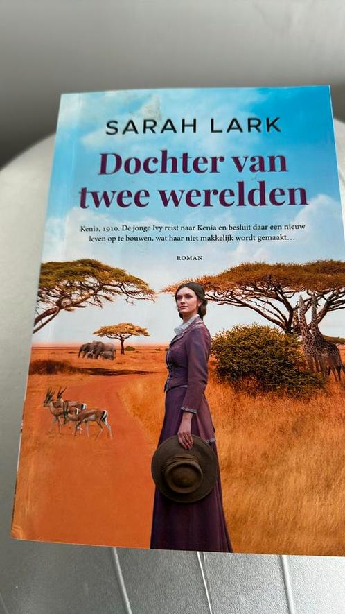 Sarah Lark - Dochter van twee werelden, Boeken, Literatuur, Zo goed als nieuw, Nederland, Ophalen