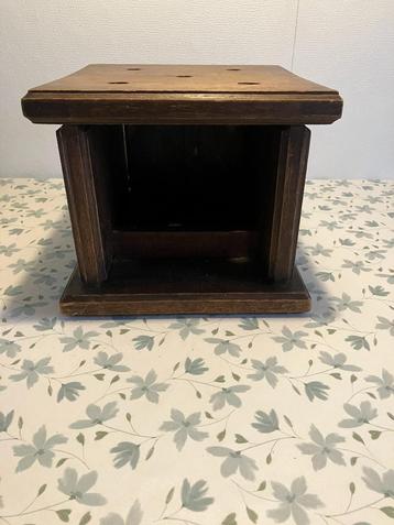 Oude vintage houten stoof beschikbaar voor biedingen