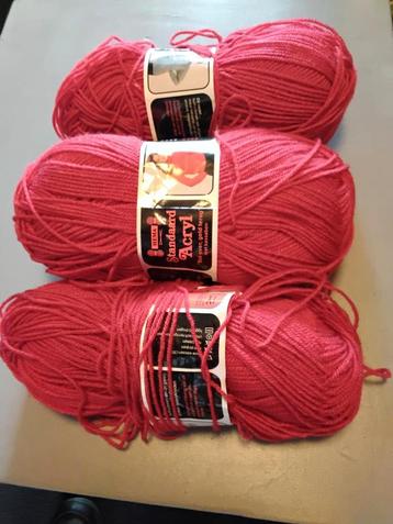 3 Bollen HEMA  Donkerrood Acryl Garen - Mooie Kleur! beschikbaar voor biedingen