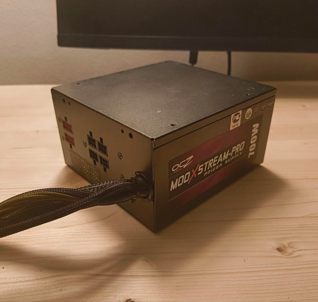 OCZ ModXStream Pro 700W Voeding, Computers en Software, Interne voedingen, Gebruikt, Ophalen