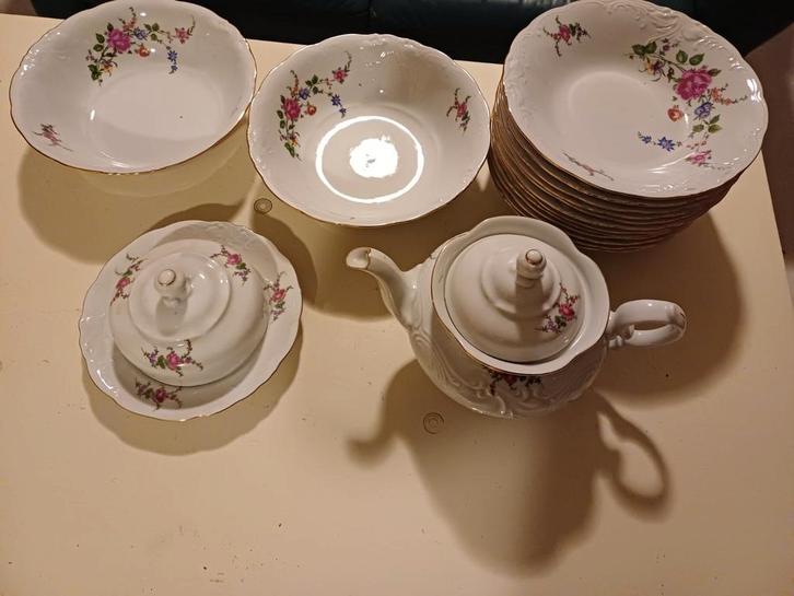 Vintage Porseleinen Servies met Bloemenmotief, Antiek en Kunst, Antiek | Servies compleet, Ophalen