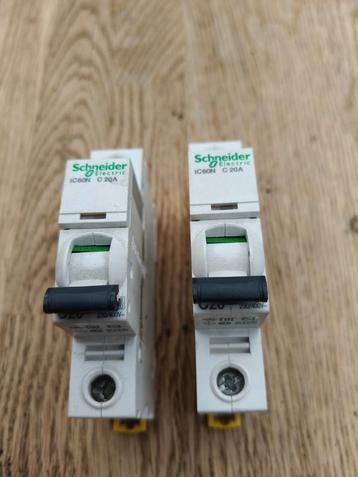 Schneider Electric iC60N C20A Stroomonderbrekers (2x) beschikbaar voor biedingen