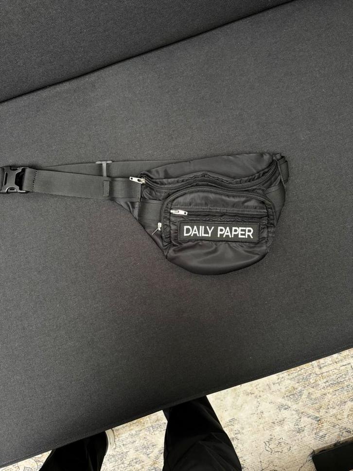 Dailypaper Tasje, Sieraden, Tassen en Uiterlijk, Tassen | Schoudertassen, Nieuw, Zwart, Ophalen of Verzenden