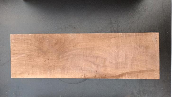 Walnoot blok nr 003. Circa 9 x 5 x 300 +, Hobby en Vrije tijd, Knutselen, Materiaal, Ophalen of Verzenden