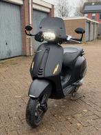 Vespa sprint, Ophalen, Zo goed als nieuw, Benzine