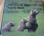 Het grizzly beer familie boek, engels, gebonden fotoboek, Boeken, Dieren en Huisdieren, Ophalen of Verzenden, Zo goed als nieuw