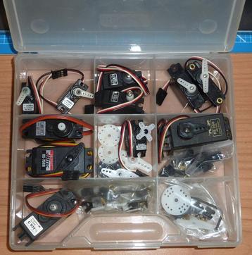 Kavel diverse Servo's Robbe Futaba, Graupner, MPX, Hitec beschikbaar voor biedingen
