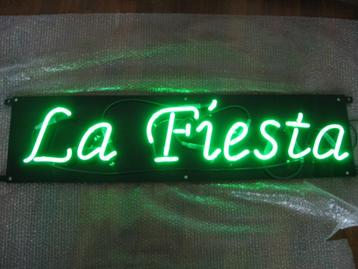   Neon verlichting : tekst; La Fiesta € 175,00 