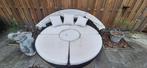 Ronde tuin bank met witte kussens incl. beschermhoes, Tuin en Terras, Ophalen, Gebruikt