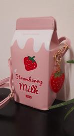 Fristi aardbeimelk handtas met aardbei sleutelhanger, Verzenden, Nieuw, Dier of Natuur