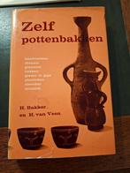 Zelf Pottenbakken - Handboek voor Beginners & Gevorderden, Ophalen of Verzenden, Zo goed als nieuw, Kleien en Boetseren, Bakker en van Veen