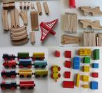 houten treinbaan + veel uitbreiding, Kinderen en Baby's, Speelgoed | Houten speelgoed, Ophalen of Verzenden, Gebruikt, Rij- of Hobbelspeelgoed