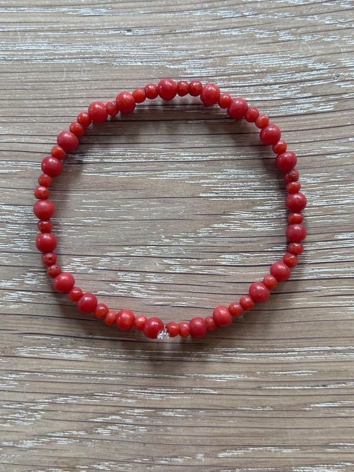 Bloedkoraal armband, Sieraden, Tassen en Uiterlijk, Antieke sieraden, Armband, Overige materialen, Ophalen of Verzenden