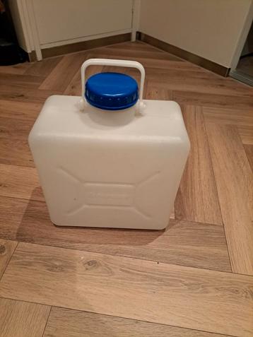 Schoon water tank 20 liter  beschikbaar voor biedingen