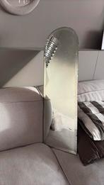 Oude boogspiegel - verweerd, Huis en Inrichting, Minder dan 50 cm, Gebruikt, 100 tot 150 cm, Ophalen of Verzenden