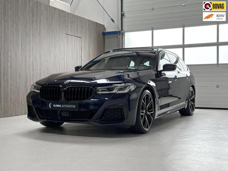 BMW 5-serie Touring 530d xDrive - M PAKKET - SCHUIFDAK - 20', Auto's, BMW, Bedrijf, Te koop, 5-Serie, 360° camera, 4x4, ABS, Achteruitrijcamera