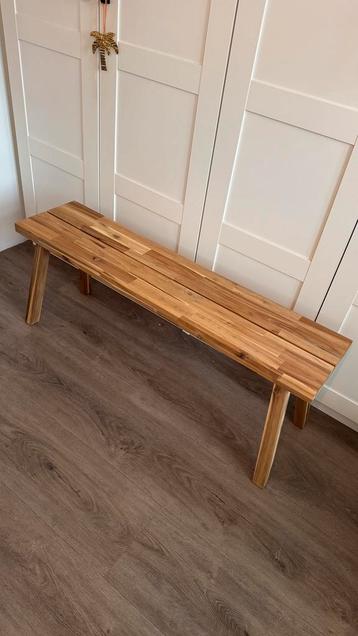Ikea houten bankje Skogsta beschikbaar voor biedingen