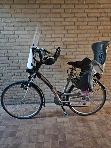 Batavus Mamafiets met 2 Kinderzitjes beschikbaar voor biedingen