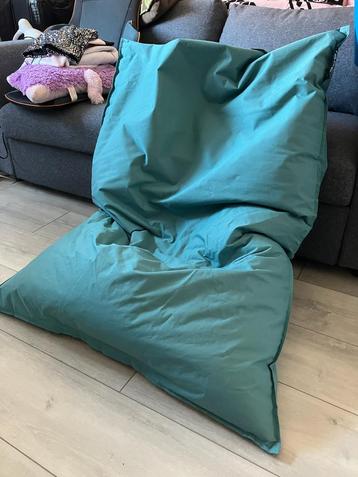 Zitzak kleur groen beschikbaar voor biedingen