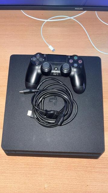 Playstation 4 500GB met controller en HDMI. beschikbaar voor biedingen