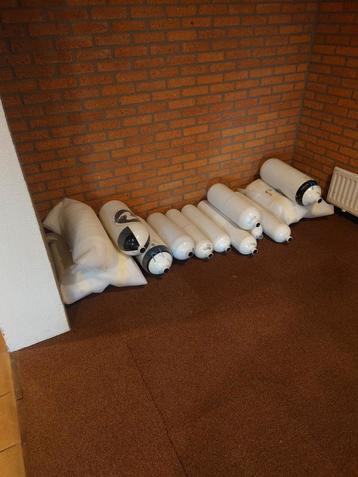 Duikflessen met nieuwe keur beschikbaar voor biedingen