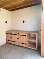 Houten Dressoir met Metalen Details, Huis en Inrichting, Kasten | Dressoirs, 150 tot 200 cm, Nieuw, Ophalen of Verzenden, Overige houtsoorten