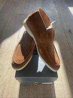 Nieuw in doos loafers mt 42, Bruin, Nieuw, Ophalen of Verzenden, Espadrilles of Moccasins
