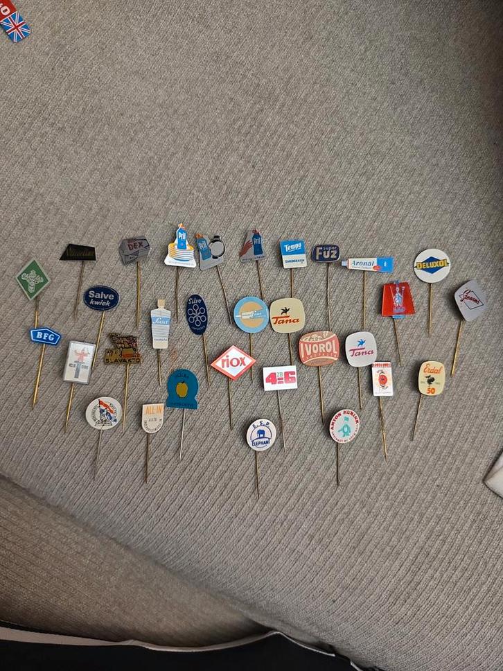 Vintage Reclamepins Jaren '50/'60 - 30 Stuks, Verzamelen, Speldjes, Pins en Buttons, Gebruikt, Overige onderwerpen, Verzenden