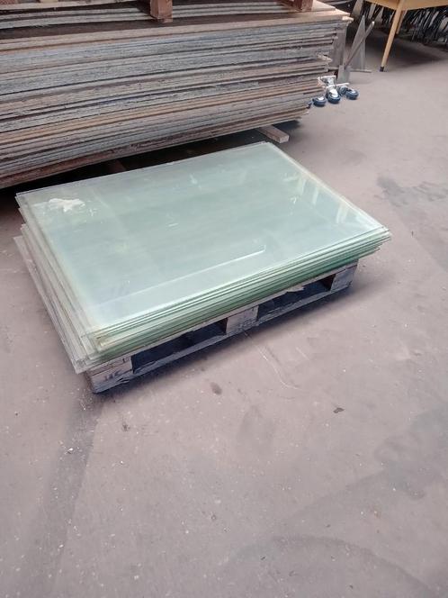 Gelaagd glas 17 stuks dik 6mm., Doe-het-zelf en Verbouw, Glas en Ramen, Gebruikt, Glasplaat, Ophalen
