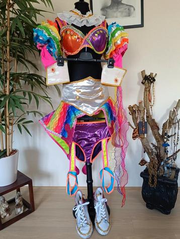 Carnavalspak compleet met Fila sneakers maat 41 beschikbaar voor biedingen