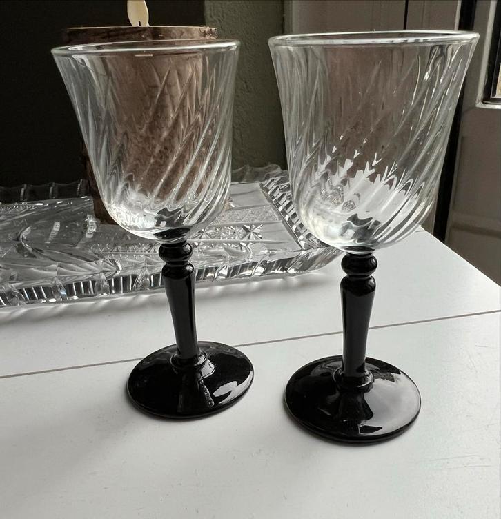 Antieke Glazen met Zwarte Voet - Set van 2 France, Antiek en Kunst, Antiek | Glas en Kristal, Ophalen of Verzenden