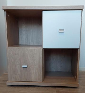 Multifunctioneel kastje met lades en open vakken