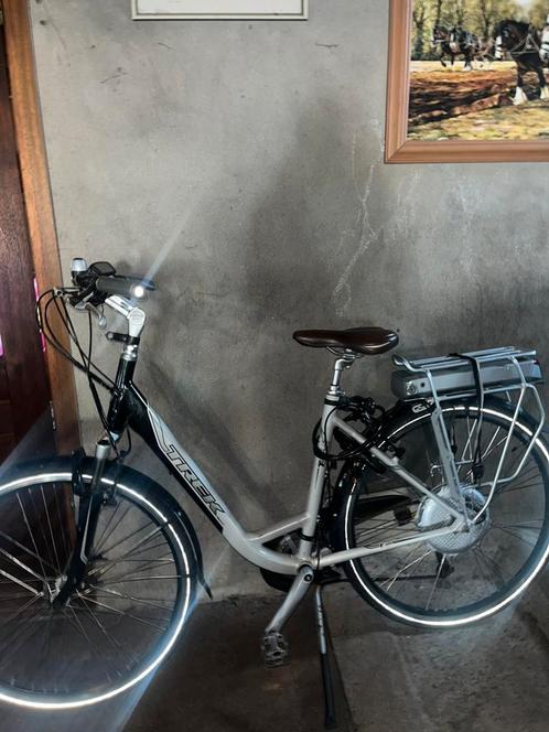 Trek elektrische fiets, Fietsen en Brommers, Elektrische fietsen, Zo goed als nieuw, Overige merken, 30 tot 50 km per accu, Ophalen