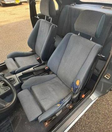 Opzoek BMW e30 stoelen (2 deurs) beschikbaar voor biedingen