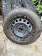 Winterbanden op velg Toyota Yaris 185/65 R15, Auto-onderdelen, Ophalen, Gebruikt, 15 inch, Banden en Velgen