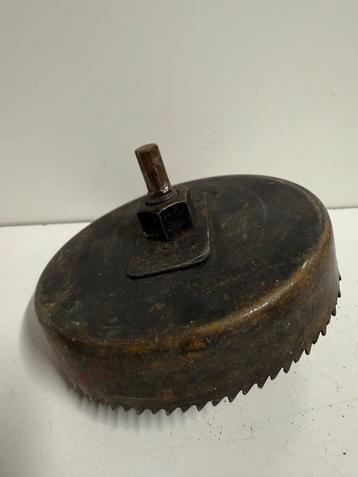 Gat zagen met deze boor 13 cm beschikbaar voor biedingen