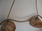 hanglamp met 2 bruin glazen lampenkappen, Huis en Inrichting, Lampen | Hanglampen, Ophalen, Klassiek, Zo goed als nieuw, Metaal